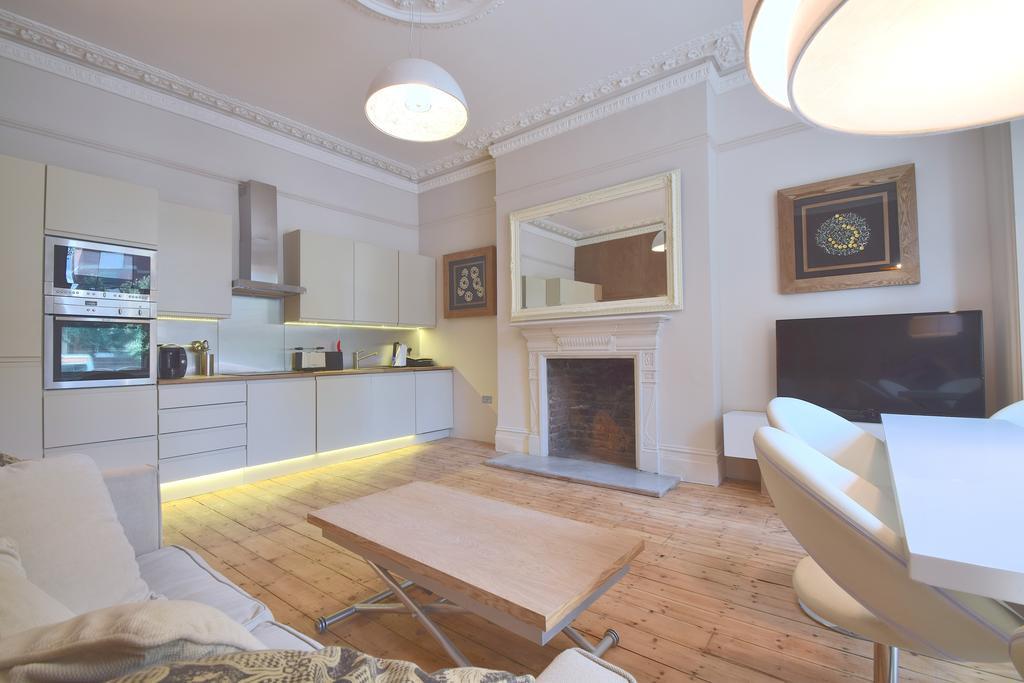 Stylish 2Br Designer Flat Holland Park Apartment London Room photo